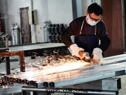 打(dǎ)磨車間(jiān)