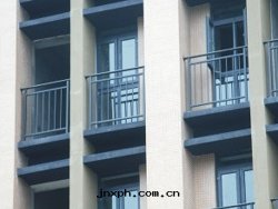 泊岸(àn)森林(lín)陽台(tái)欄杆