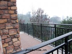 香(xiāng)山美樹(shù)陽台(tái)欄杆