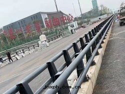 泸州二(èr)环(huán)路的防撞護欄