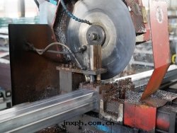 切(qiè)割現(xiàn)场(chǎng)