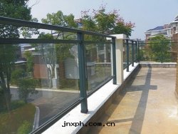 铁(tiě)藝陽台(tái)欄杆