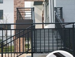 樓梯(tī)铁(tiě)藝扶手(shǒu)