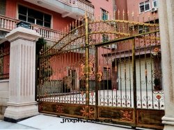 定(dìng)制铁(tiě)藝大(dà)門(mén)