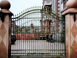 側滑庭院(yuàn)铁(tiě)藝大(dà)門(mén)