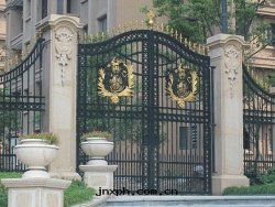 定(dìng)制铁(tiě)藝栅欄門(mén)