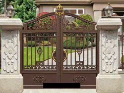 電(diàn)動(dòng)鋁(lǚ)藝庭院(yuàn)大(dà)門(mén)