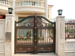 鋁(lǚ)藝大(dà)門(mén)