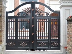  鋁(lǚ)藝大(dà)門(mén)