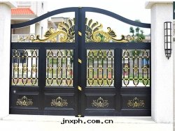 鋁(lǚ)藝大(dà)門(mén)