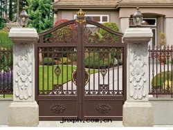 鋁(lǚ)藝大(dà)門(mén)