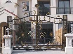 鋁(lǚ)藝大(dà)門(mén)