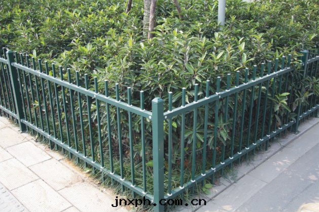 花(huā)壇防踏防護欄