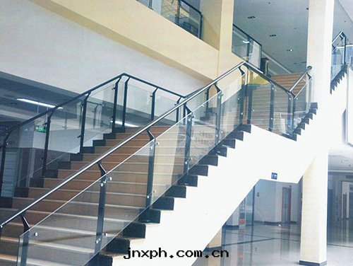 玻璃樓梯(tī)扶手(shǒu)
