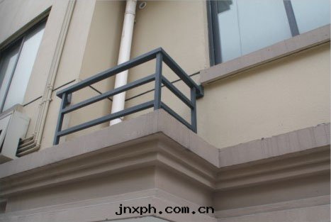 鋅鋼(gāng)空(kōng)調架