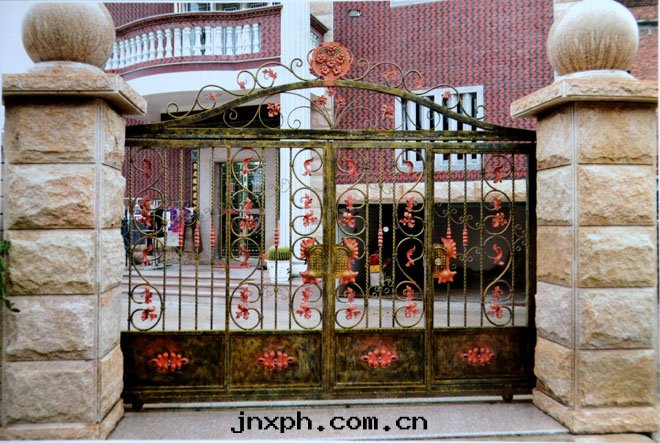 歐式铁(tiě)藝大(dà)門(mén)