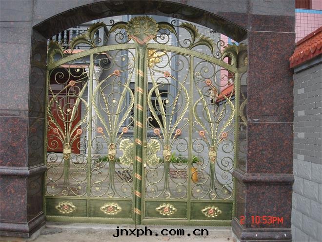 庭院(yuàn)铁(tiě)藝大(dà)門(mén)