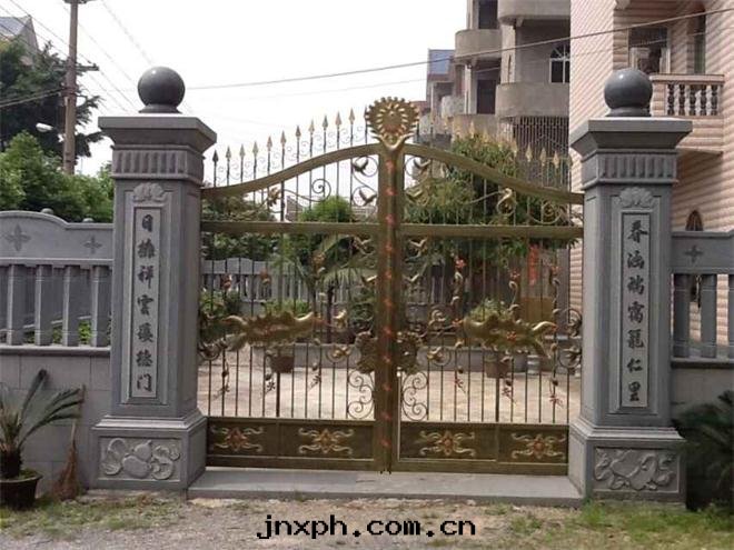 歐式铁(tiě)藝大(dà)門(mén)