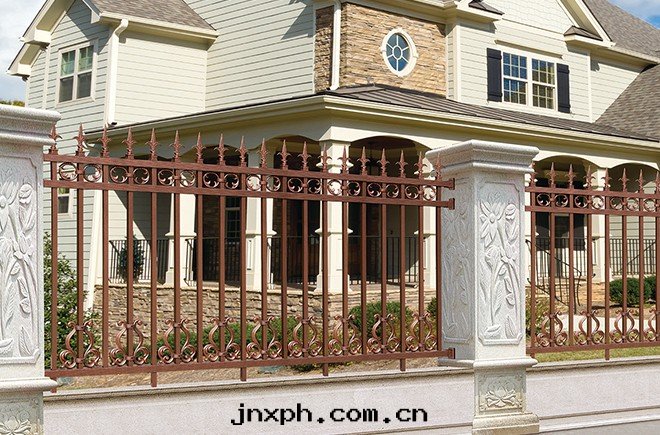 铁(tiě)藝大(dà)門(mén)批發(fà)