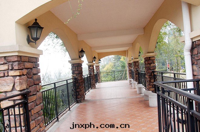 鋁(lǚ)藝護欄批發(fà)