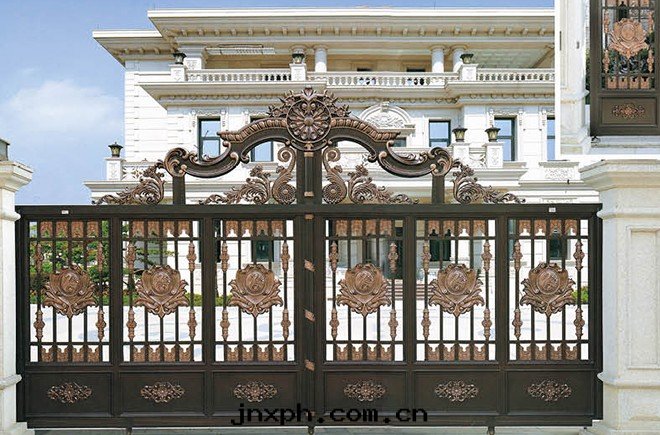 鋁(lǚ)藝大(dà)門(mén)批發(fà)公(gōng)司