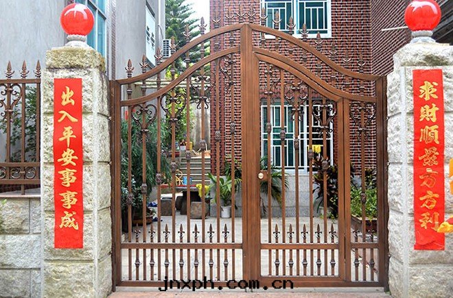 鋁(lǚ)藝大(dà)門(mén)批發(fà)