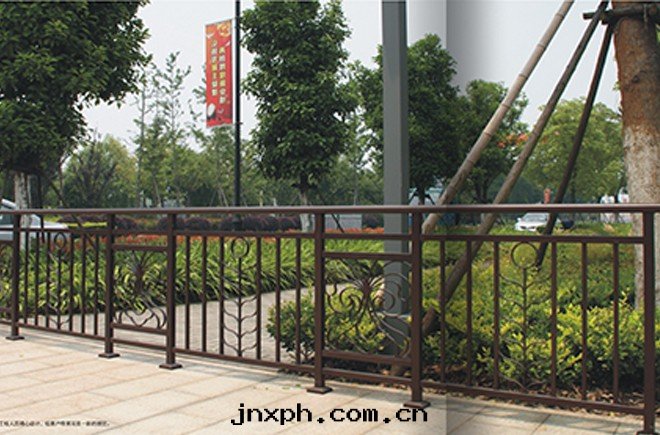 鋁(lǚ)藝圍欄批發(fà)