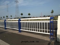 道(dào)路護欄.jpg