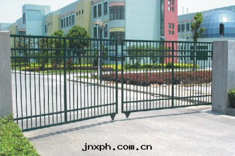 别墅大(dà)門(mén)